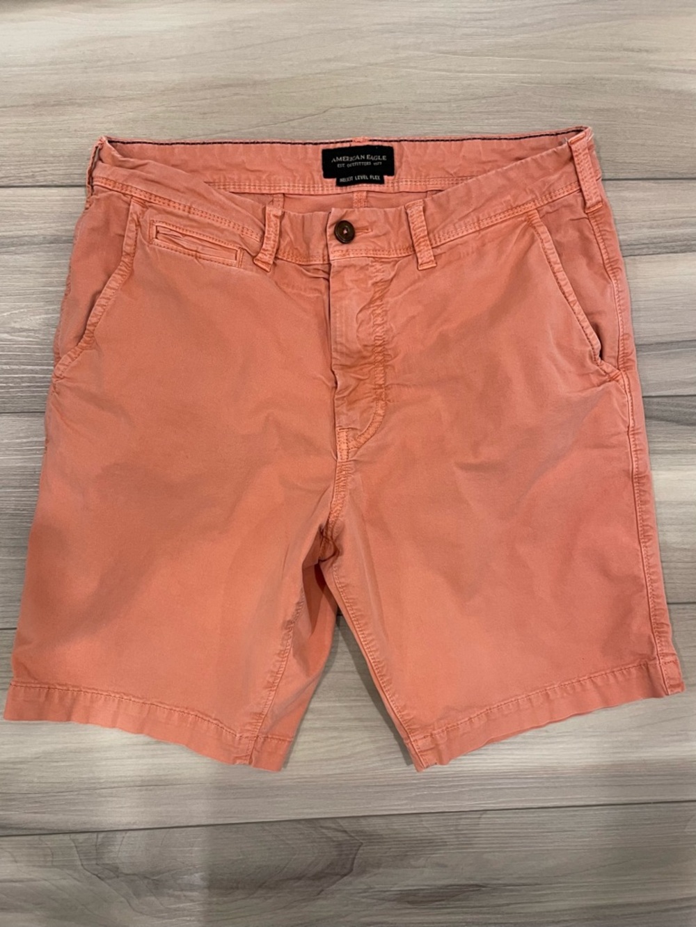 AMERICAN EAGLE OUTFITTERS Men's Classic Fit Shorts with Next Level Flex Size 33